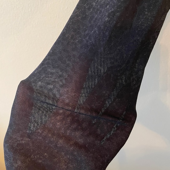 Kenneth Cole Reaction Ruched Sides Mockneck Top - Picture 4 of 9